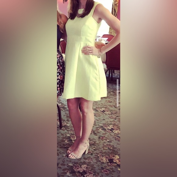 Lime green dress - Picture 2 of 10